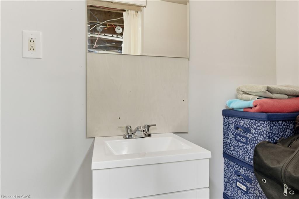 267 Thayer Avenue, Hamilton, ON - Indoor