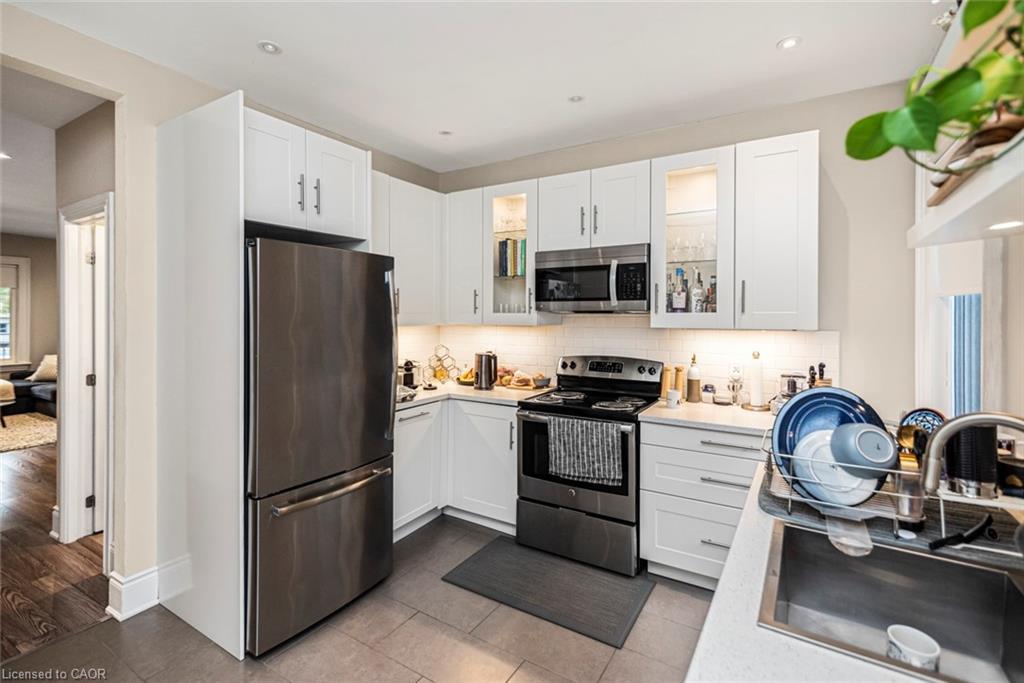 319 Hunter Street W, Hamilton, ON - Indoor Photo Showing Kitchen