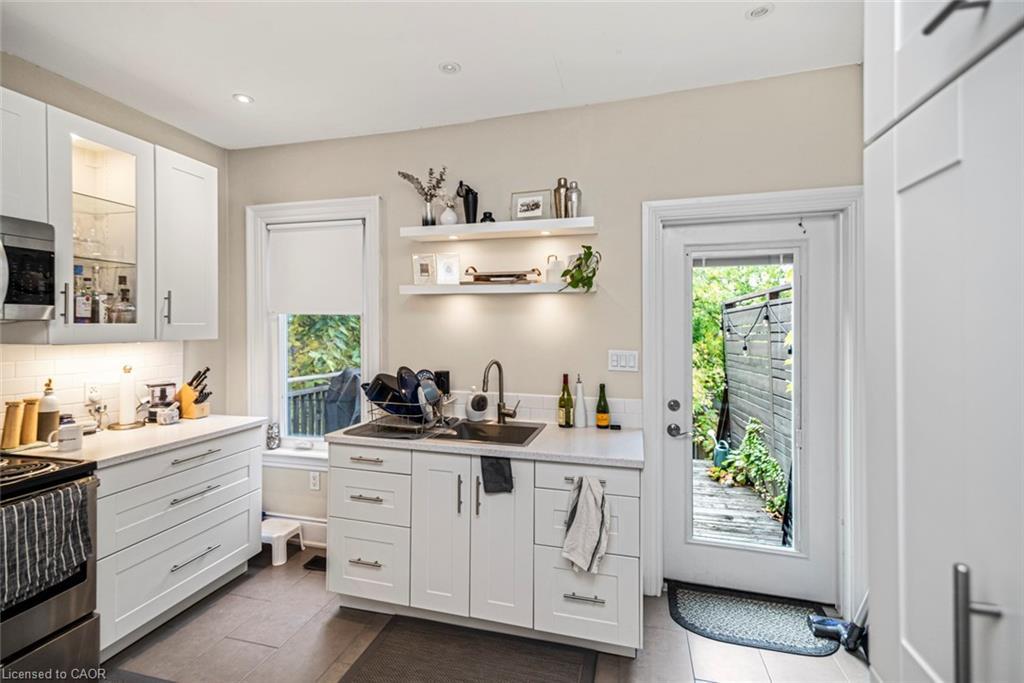 319 Hunter Street W, Hamilton, ON - Indoor Photo Showing Kitchen