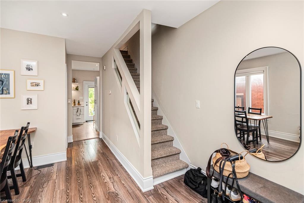 319 Hunter Street W, Hamilton, ON - Indoor Photo Showing Other Room