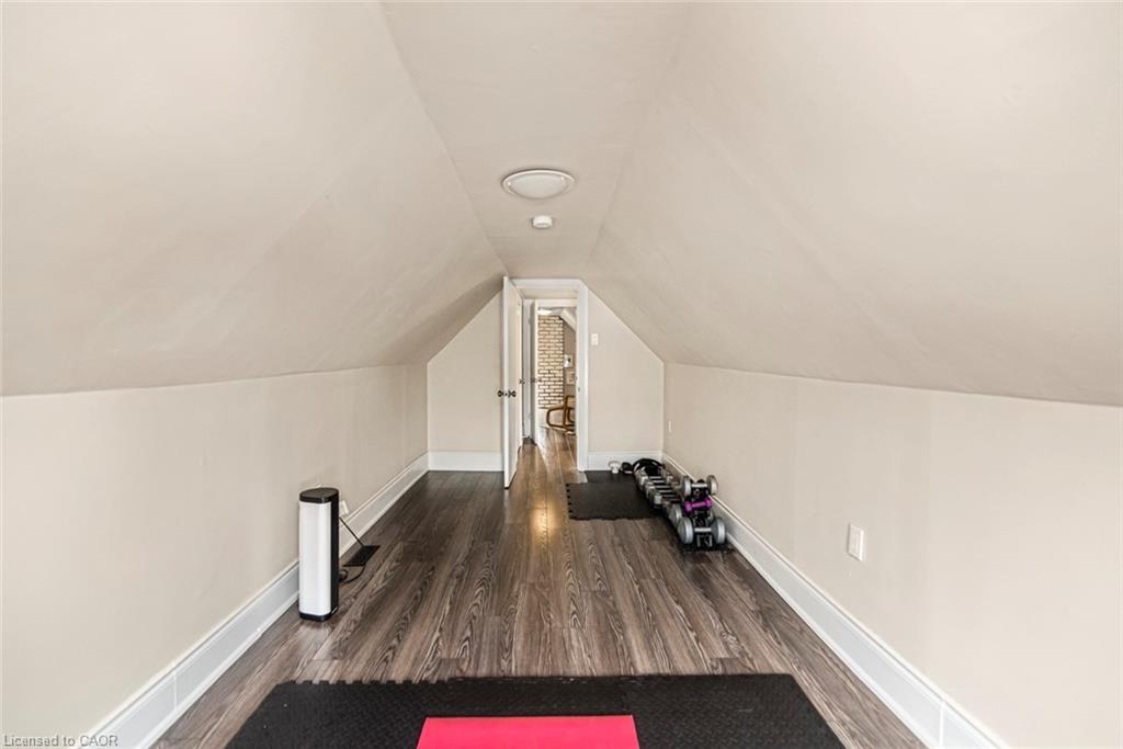 319 Hunter Street W, Hamilton, ON - Indoor Photo Showing Other Room