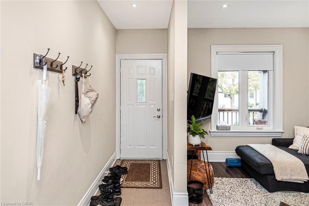 319 Hunter Street W, Hamilton, ON - Indoor Photo Showing Other Room