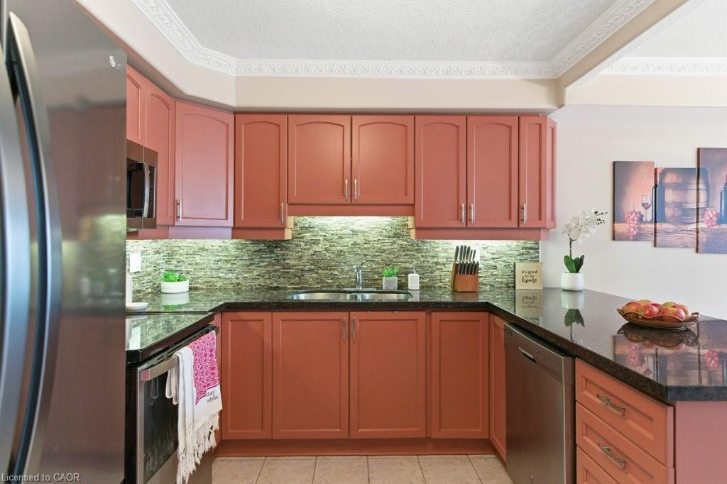 803-1272 Ontario Street, Burlington, ON - Indoor Photo Showing Kitchen