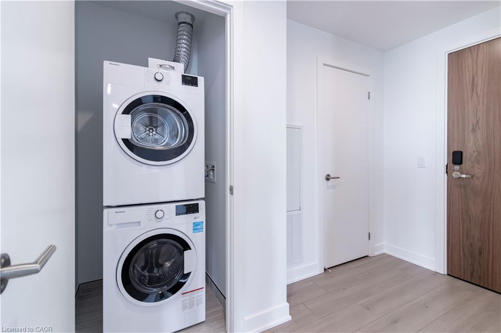 2810-25 Wellington Street S, Kitchener, ON - Indoor Photo Showing Laundry Room