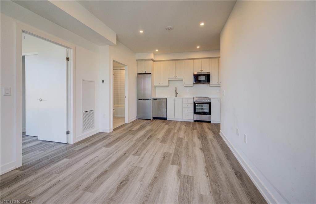 2302-15 Wellington Street S, Kitchener, ON - Indoor Photo Showing Other Room