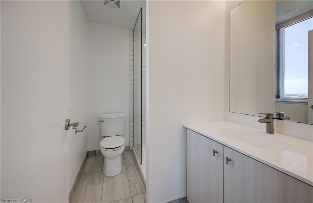 2302-15 Wellington Street S, Kitchener, ON - Indoor Photo Showing Bathroom