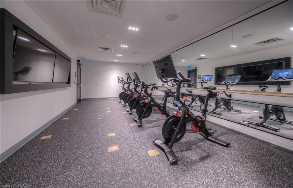2302-15 Wellington Street S, Kitchener, ON - Indoor Photo Showing Gym Room