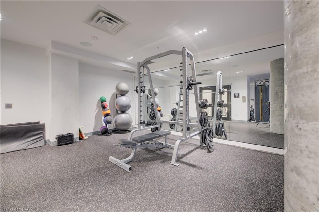 2302-15 Wellington Street S, Kitchener, ON - Indoor Photo Showing Gym Room