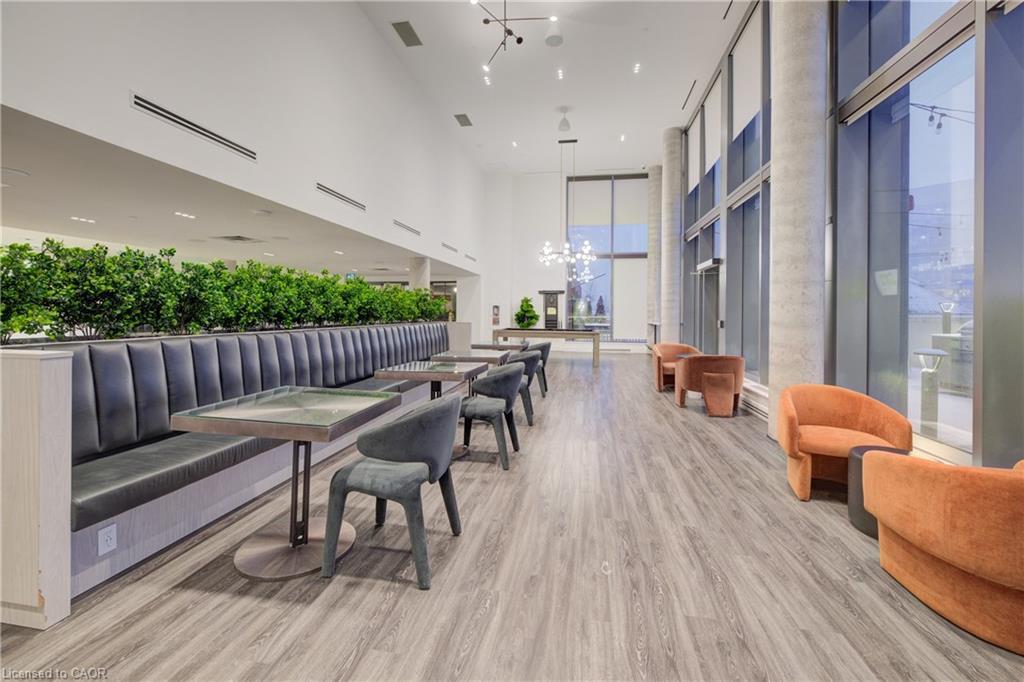 2302-15 Wellington Street S, Kitchener, ON - Indoor Photo Showing Other Room