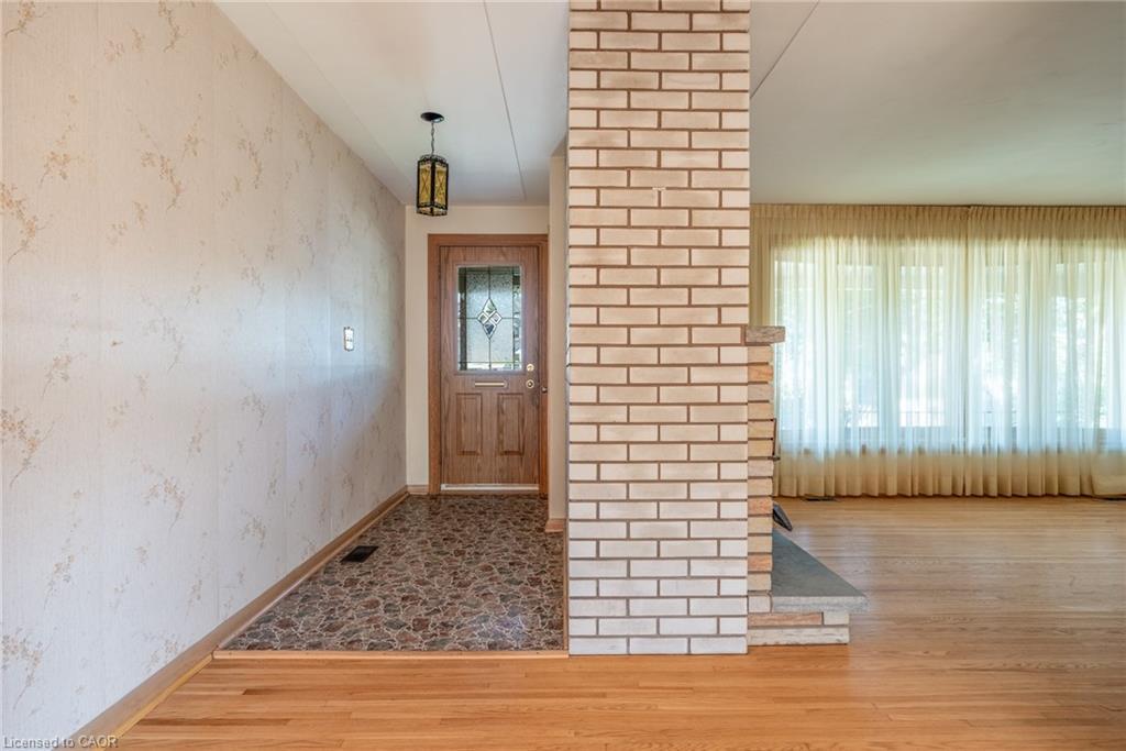 654 Hiawatha Boulevard, Ancaster, ON - Indoor Photo Showing Other Room