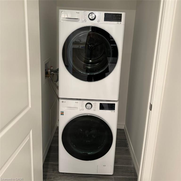 206-1098 Paisley Road, Guelph, ON - Indoor Photo Showing Laundry Room