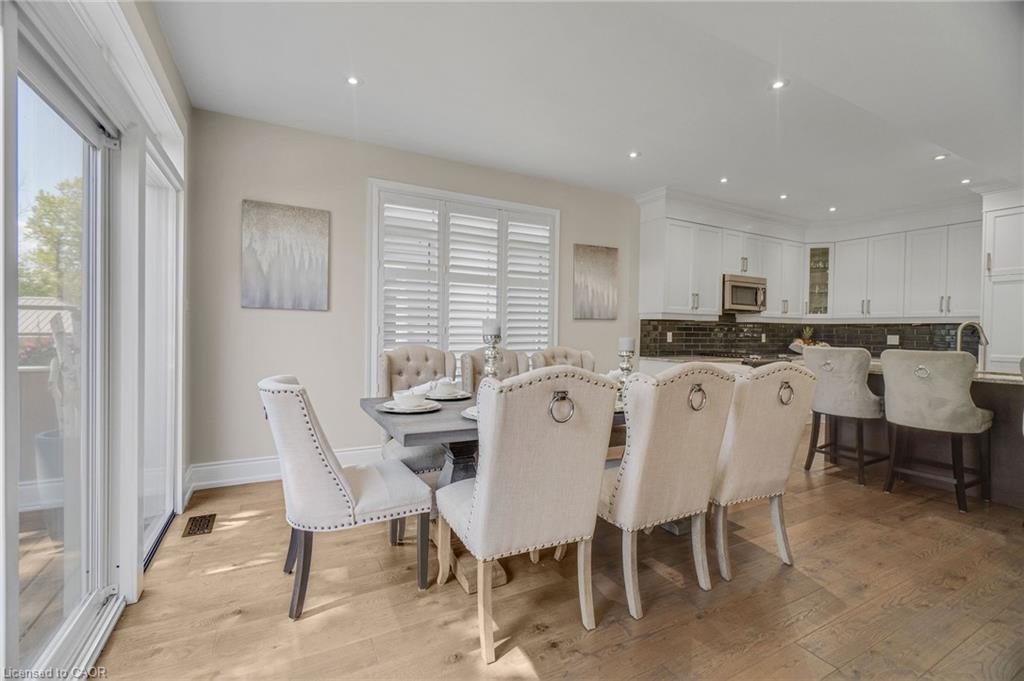 958 Beach Boulevard, Hamilton, ON - Indoor Photo Showing Dining Room
