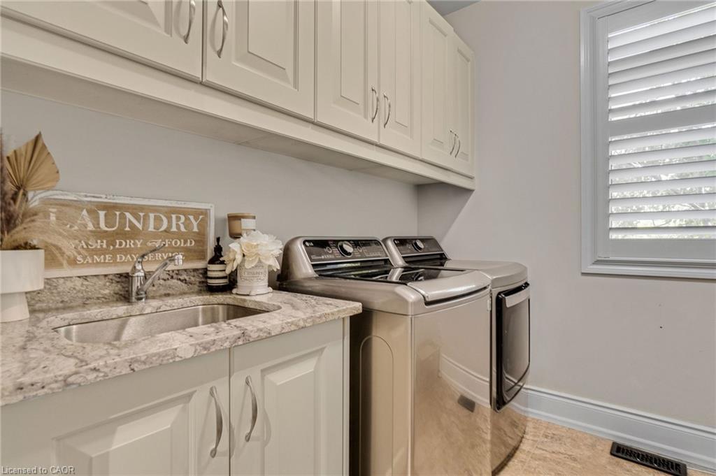 958 Beach Boulevard, Hamilton, ON - Indoor Photo Showing Laundry Room