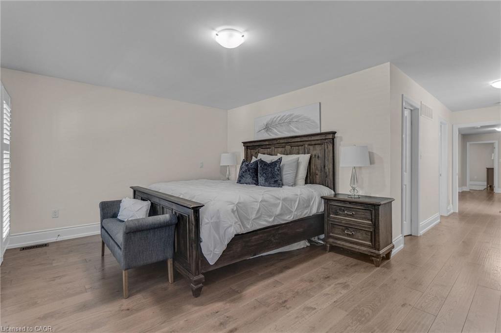 958 Beach Boulevard, Hamilton, ON - Indoor Photo Showing Bedroom