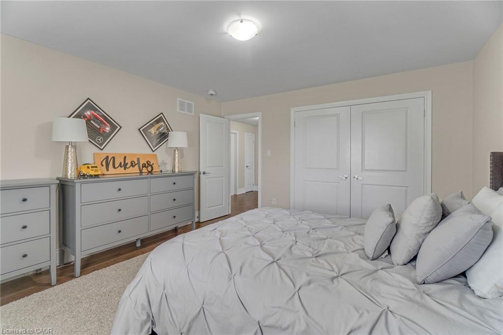 958 Beach Boulevard, Hamilton, ON - Indoor Photo Showing Bedroom