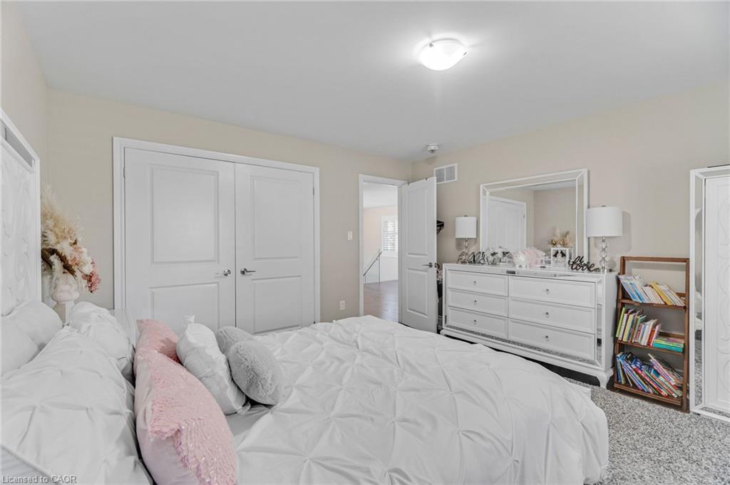 958 Beach Boulevard, Hamilton, ON - Indoor Photo Showing Bedroom