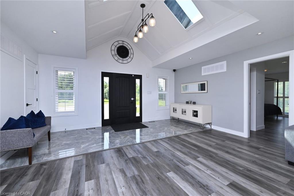 375753 6Th Line, Amaranth, ON - Indoor Photo Showing Other Room