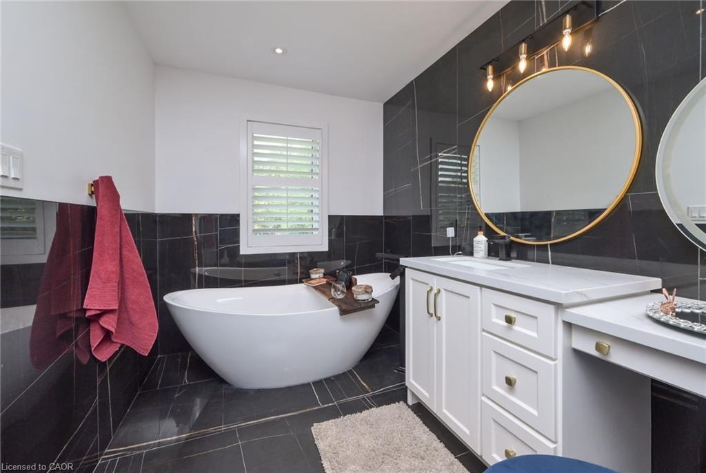 375753 6Th Line, Amaranth, ON - Indoor Photo Showing Bathroom