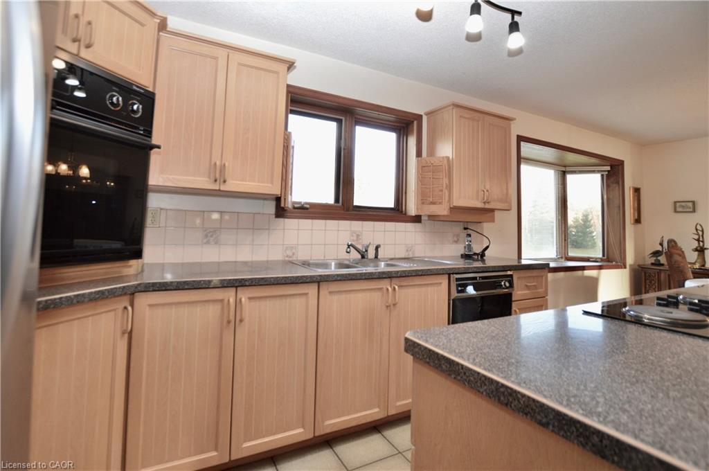 3400 Cedar Springs Road, Burlington, ON - Indoor Photo Showing Kitchen With Double Sink