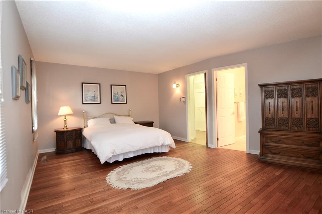 3400 Cedar Springs Road, Burlington, ON - Indoor Photo Showing Bedroom