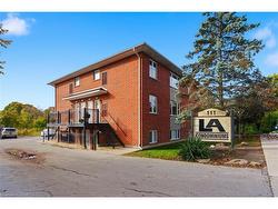 302-111 Smits Cove Smithville, ON L0R 2A0