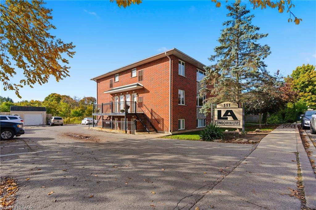 302-111 Smits Cove, Smithville, ON - Outdoor