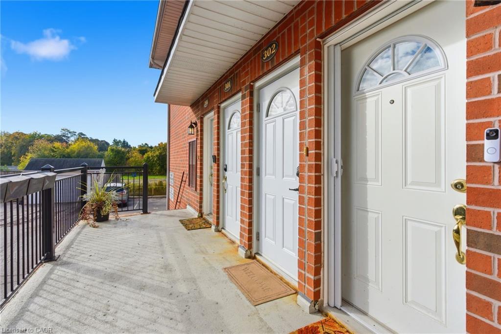 302-111 Smits Cove, Smithville, ON - Outdoor With Exterior