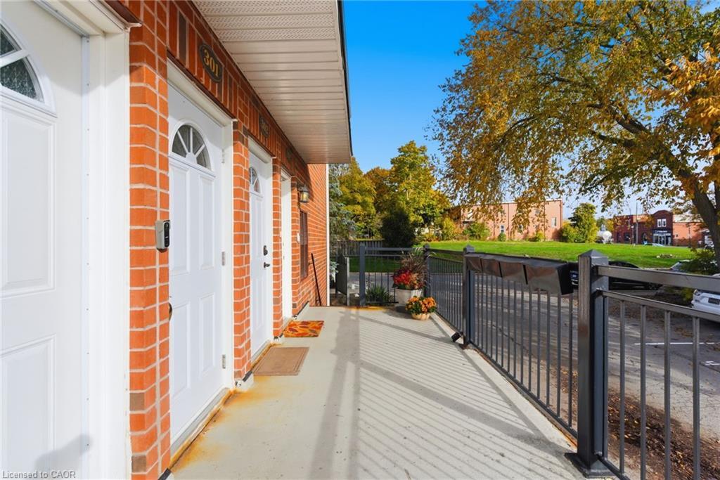 302-111 Smits Cove, Smithville, ON - Outdoor With Exterior