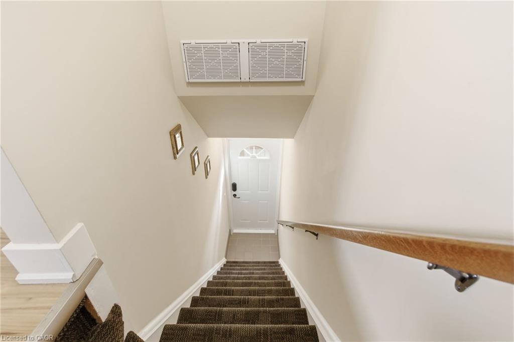 302-111 Smits Cove, Smithville, ON - Indoor Photo Showing Other Room