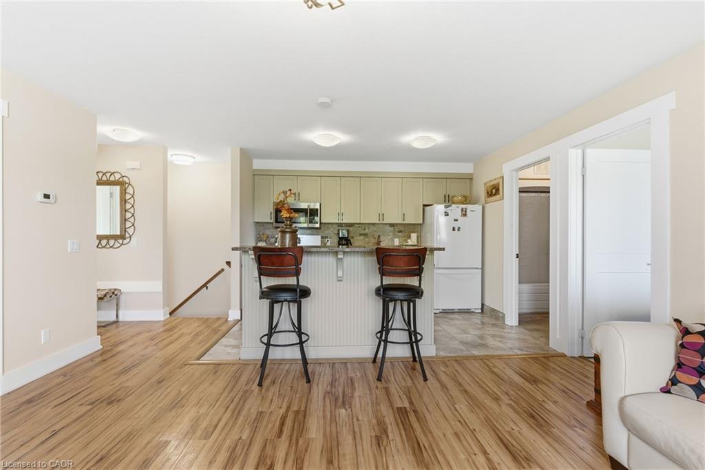 302-111 Smits Cove, Smithville, ON - Indoor