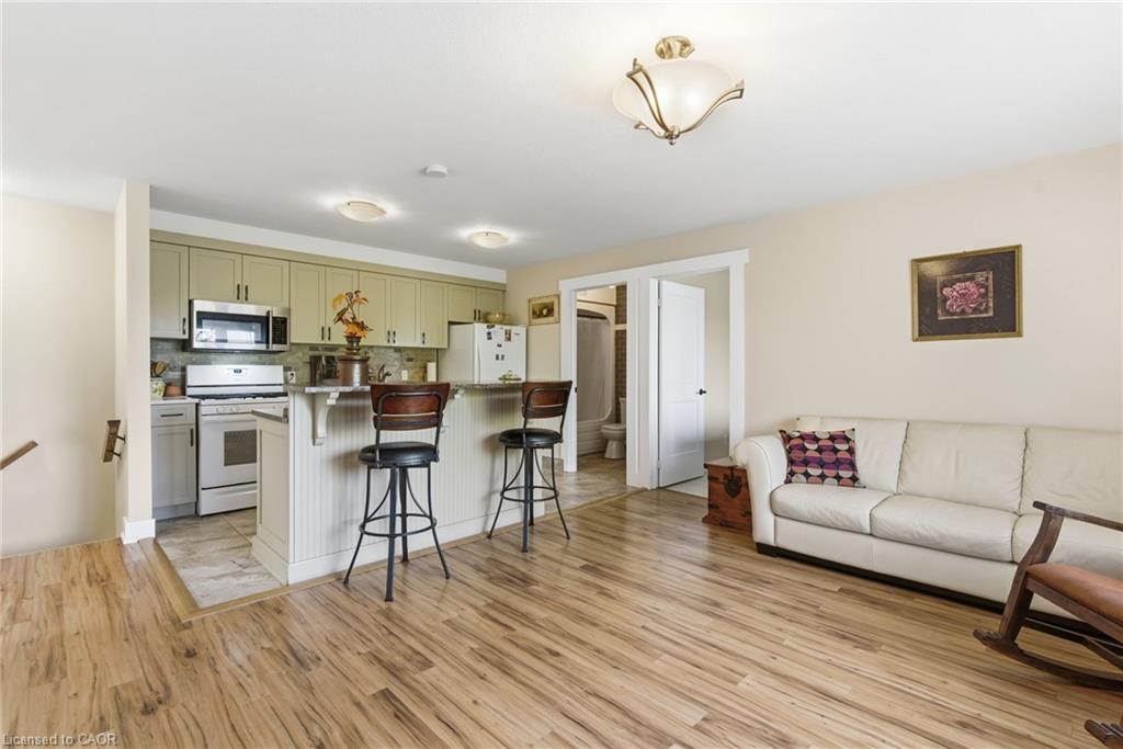 302-111 Smits Cove, Smithville, ON - Indoor