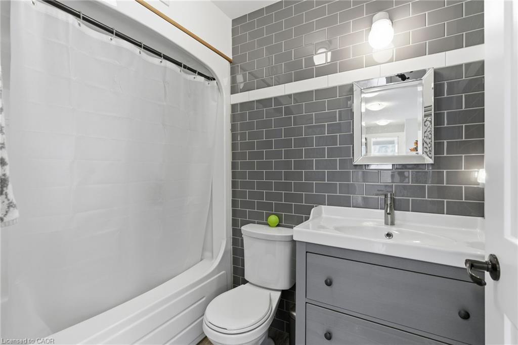 302-111 Smits Cove, Smithville, ON - Indoor Photo Showing Bathroom