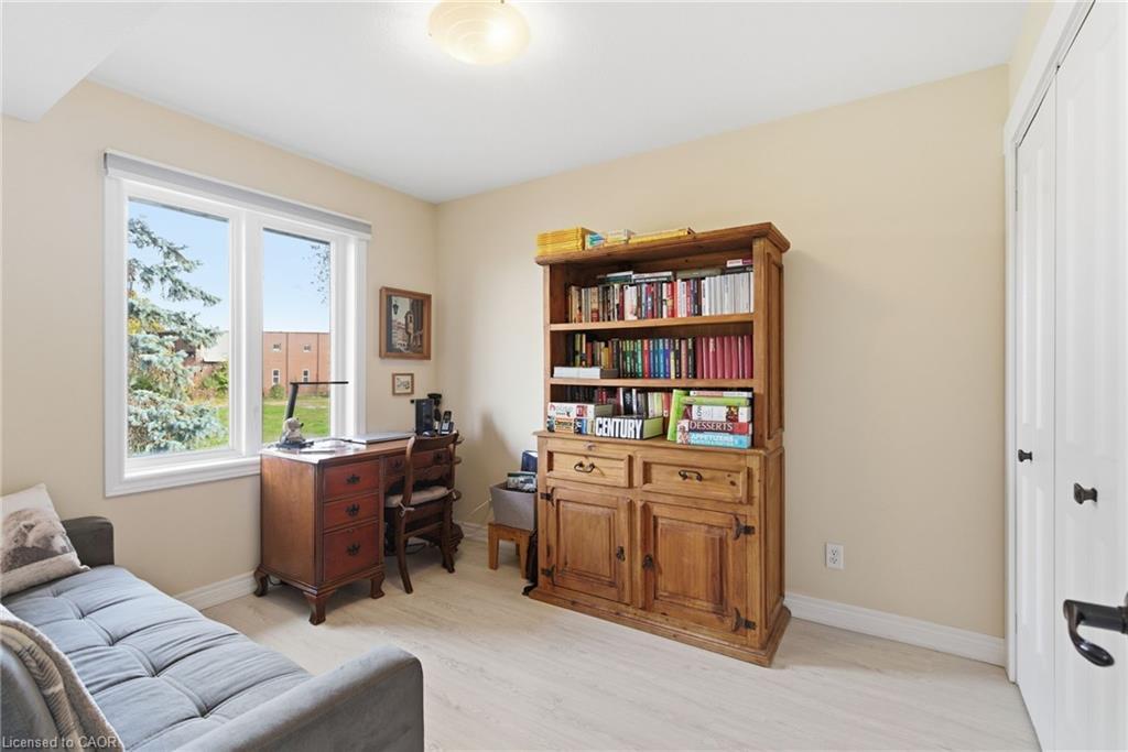 302-111 Smits Cove, Smithville, ON - Indoor