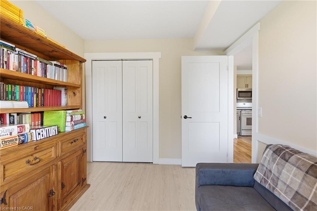 302-111 Smits Cove, Smithville, ON - Indoor