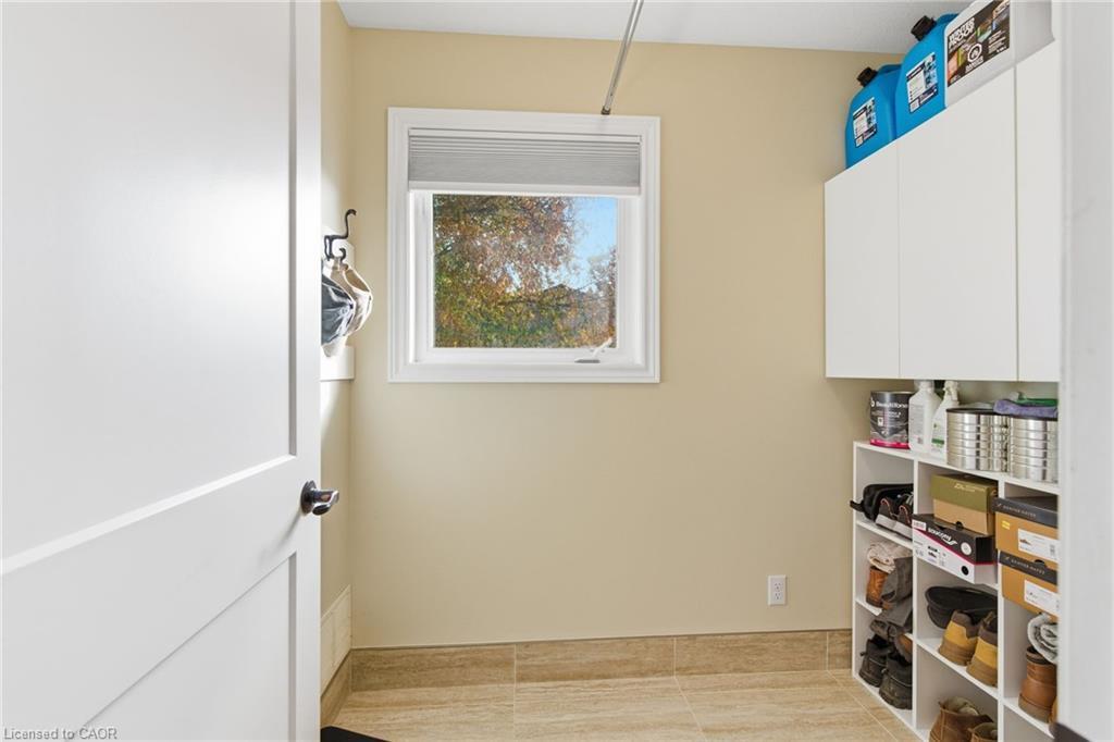 302-111 Smits Cove, Smithville, ON - Indoor Photo Showing Other Room