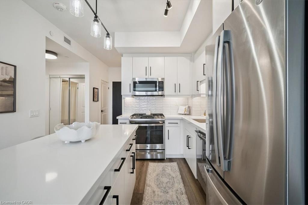 1405-2007 James Street, Burlington, ON - Indoor Photo Showing Kitchen With Stainless Steel Kitchen With Upgraded Kitchen
