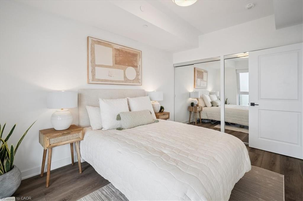 1405-2007 James Street, Burlington, ON - Indoor Photo Showing Bedroom