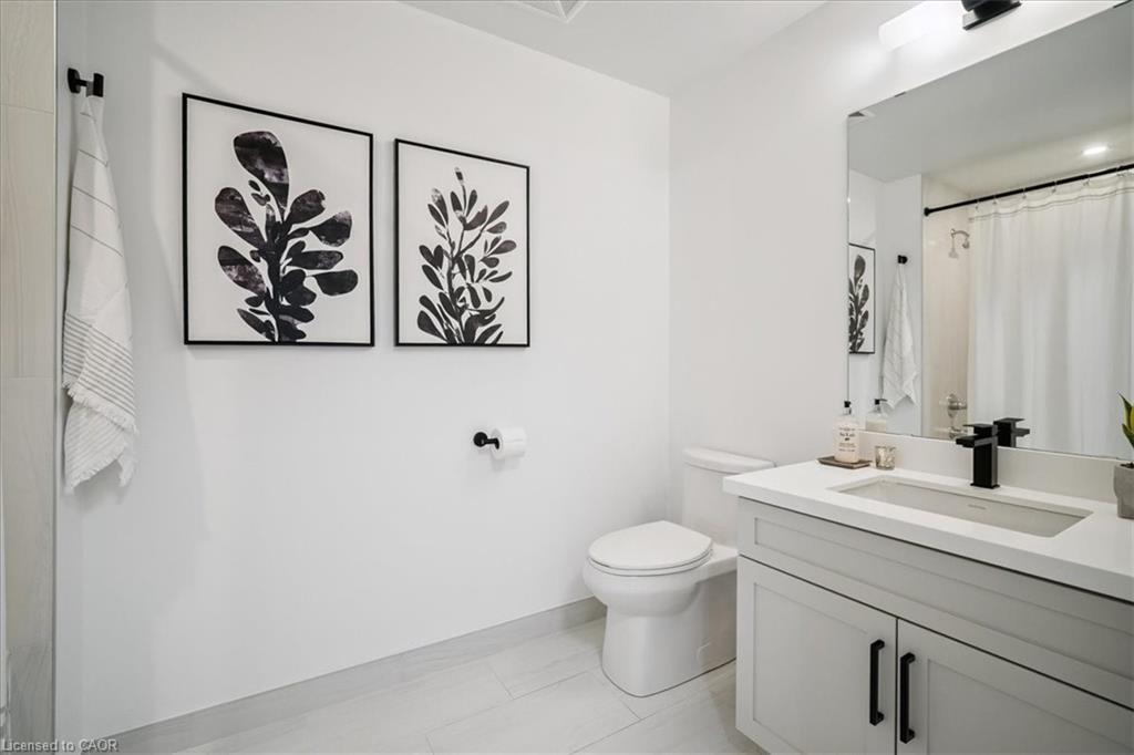 1405-2007 James Street, Burlington, ON - Indoor Photo Showing Bathroom