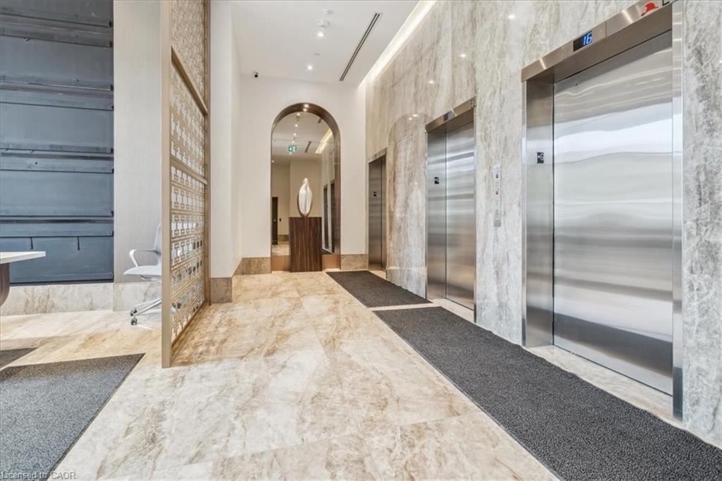 1405-2007 James Street, Burlington, ON - Indoor Photo Showing Other Room