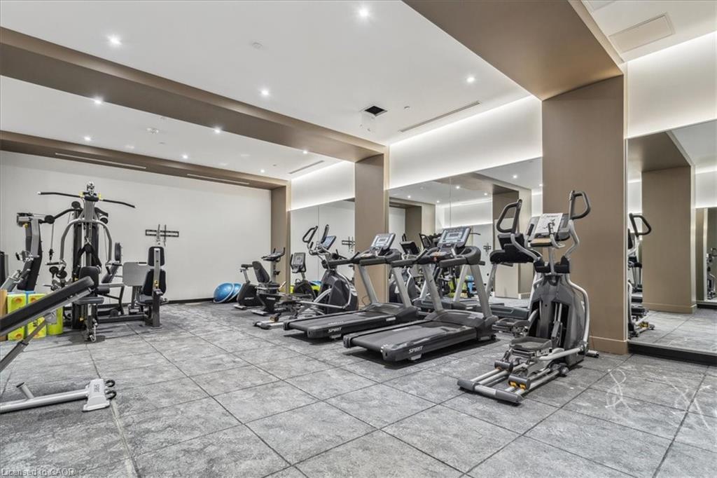 1405-2007 James Street, Burlington, ON - Indoor Photo Showing Gym Room