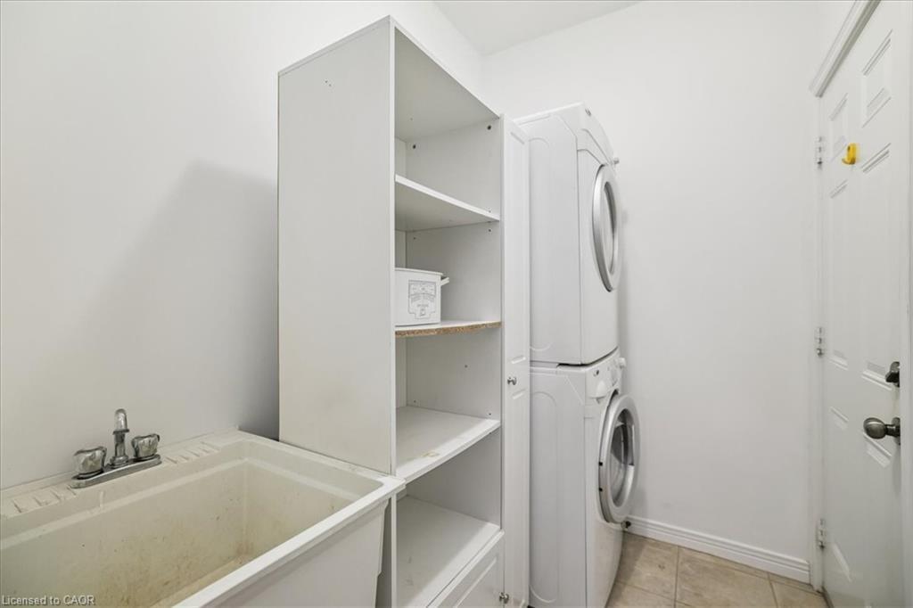 10 Cornflower Crescent, Hamilton, ON - Indoor Photo Showing Laundry Room