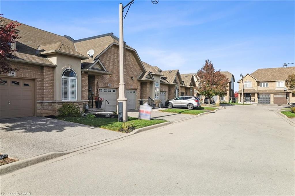 10 Cornflower Crescent, Hamilton, ON - Outdoor With Facade