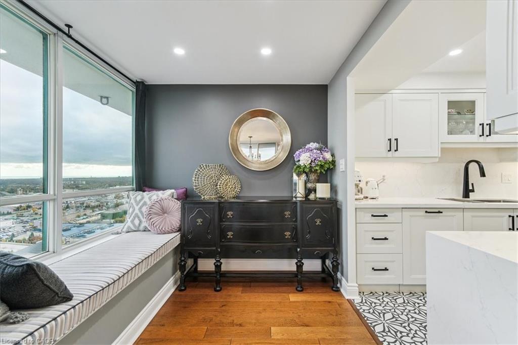 2603-550 Webb Drive, Mississauga, ON - Indoor