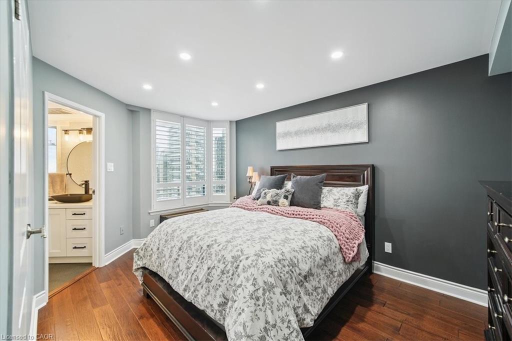 2603-550 Webb Drive, Mississauga, ON - Indoor Photo Showing Bedroom