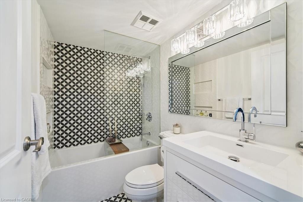 2603-550 Webb Drive, Mississauga, ON - Indoor Photo Showing Bathroom