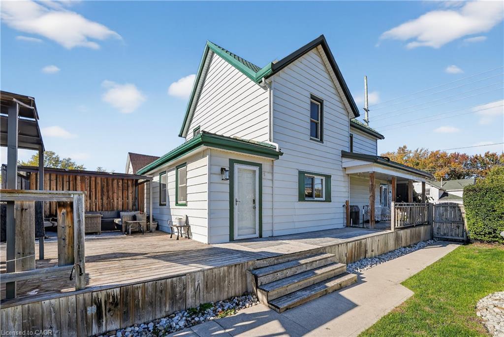 261 Gilmore Road, Fort Erie, ON - Outdoor With Deck Patio Veranda With Exterior