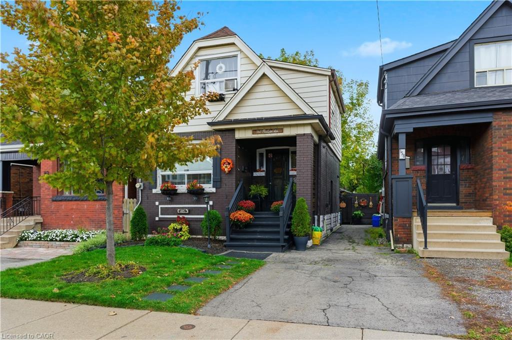 160 Balsam Avenue N, Hamilton, ON - Outdoor With Facade