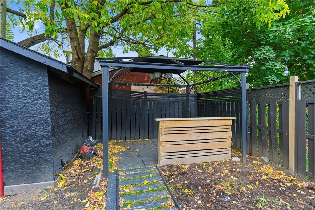 160 Balsam Avenue N, Hamilton, ON - Outdoor