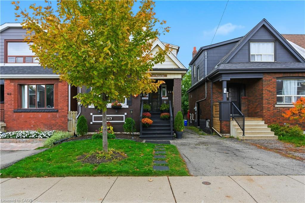 160 Balsam Avenue N, Hamilton, ON - Outdoor With Facade