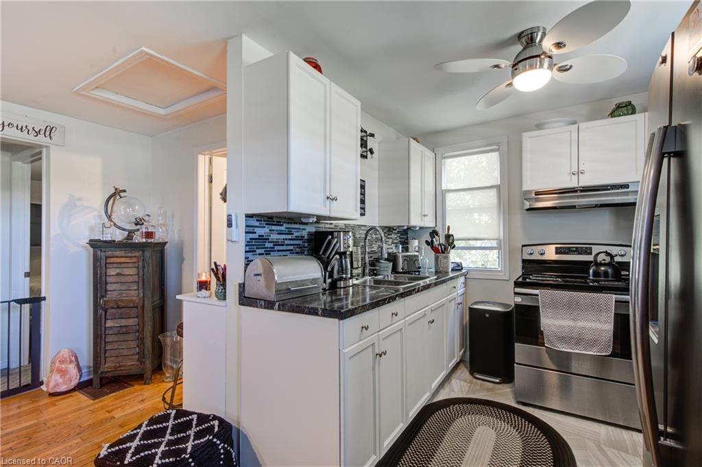 128 Dover Street, Otterville, ON - Indoor Photo Showing Kitchen